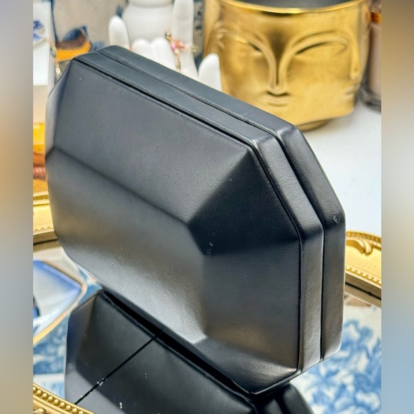 🆕 LULU GUINNESS 🧿 NWOT Black Leather Gem Clutch on a Chain - Picture 16 of 16